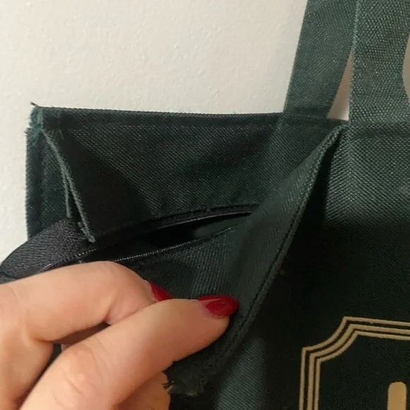 Green and Gold Harrods reusable tote - Picture 3 of 6